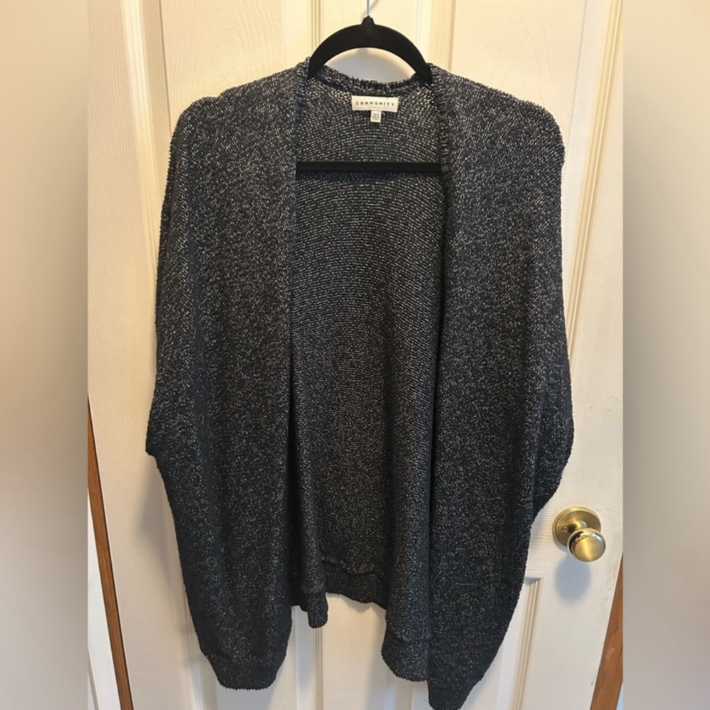 Community Ionic Cape Dark heathered grey